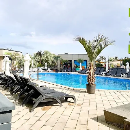 Happy Summer N Pool Alezzi Beach * Năvodari